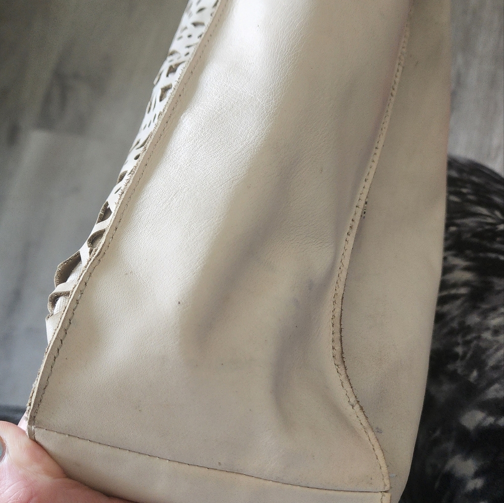 The Sak Huntley Leather Laser Cut Cream Xl Tote Bag - Picture 7 of 11
